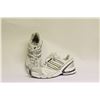 Image 1 : ADIDAS WOMENS SIZE 7 RUNNING SHOES