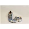 Image 1 : NEW BALANCE WOMENS SIZE 6 RUNNING SHOES