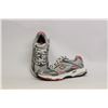 Image 1 : NEW BALANCE WOMENS SIZE 7 RUNNING SHOES