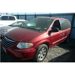 05 Chrysler Town and Country 4dr Ext Minivan - LS - DRIVE MC