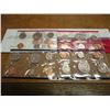 Image 2 : 1987 & 1989 US MINT SETS P/D (WITH ENVELOPES)