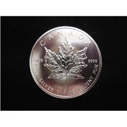 2013 CANADA SILVER $5 MAPLE LEAF UNC