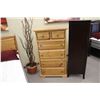 Image 2 : 7 PCS CANADIAN MADE SOLID WOOD QUEEN SIZE BEDROOM SUITE TOTAL RETAIL PRICE $4, 076