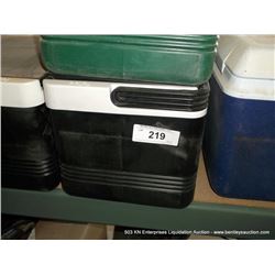 SMALL IGLOO 6-PACK ICE CHEST