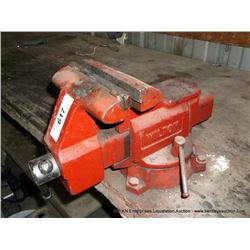 TABLE VISE