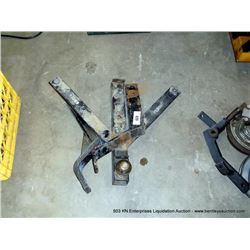 LOT: CART HITCH & TRAILER HITCHES