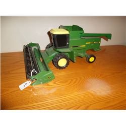 John Deere Titan 2 Combine