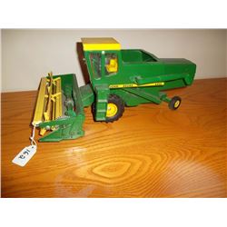 John Deere 6600 Combine