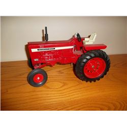 IHC Farmall 856