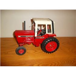 IHC Farmall 1086