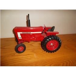 IHC Farmall 966