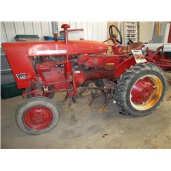 1972 IH 140 Tractor