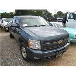 2011 CHEVROLET SILVERADO, S/N 1GCRKSE34BZ368972, GAS ENG, A/T, EXTENDED CAB, ODOMETER READING 150,60