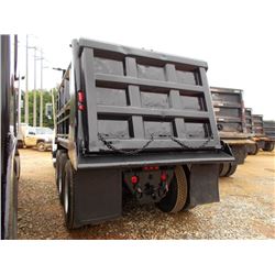 2001 MACK CH613 TRI-AXLE DUMP, S/N 1M2AA18Y01W137337, E7-460 MACK