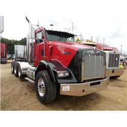 2005 KENWORTH T800 TRI-AXLE TRUCK TRACTOR, S/N U9X35J103061, 475 HP C15 CAT ENG, 13 SPD TRANS, 40K R