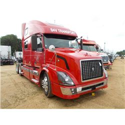 2005 VOLVO T/A TRUCK TRACTOR, S/N 4V4NC9TH55N386237, CUMMINS ISX 450 DIESEL ENG, A/T, 38K REARS,12,3