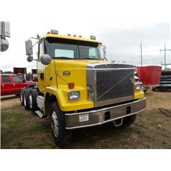 2005 AUTOCAR TRI-AXLE TRUCK TRACTOR, S/N 4V1SDBGF65R515992, VOLVO 425HP DIESEL ENG, VOLVO VT1309 TRA