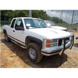 2000 GMC 2500 4X4 PICKUP, S/N 1GTGK29R8YF403819, GAS ENG, A/T, EXTENDED CAB, ODOMETER READING 141,62