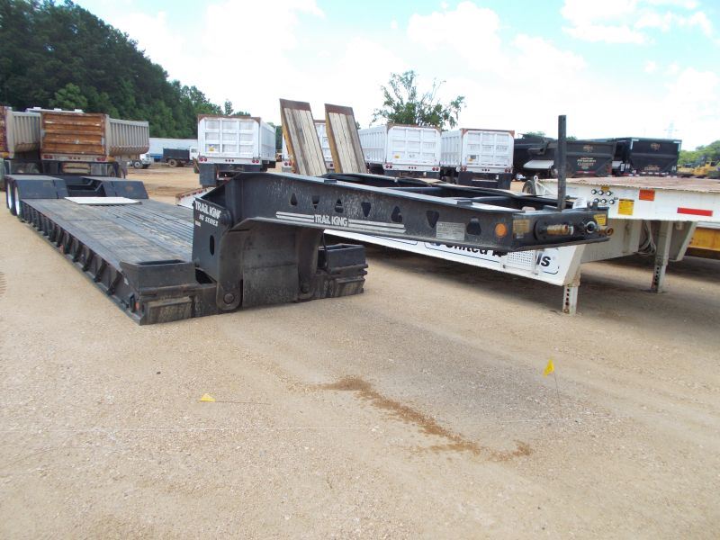 Lowboy Out Riggers TRAILKING T/A LOWBOY TRAILER, 24' DECK, 102