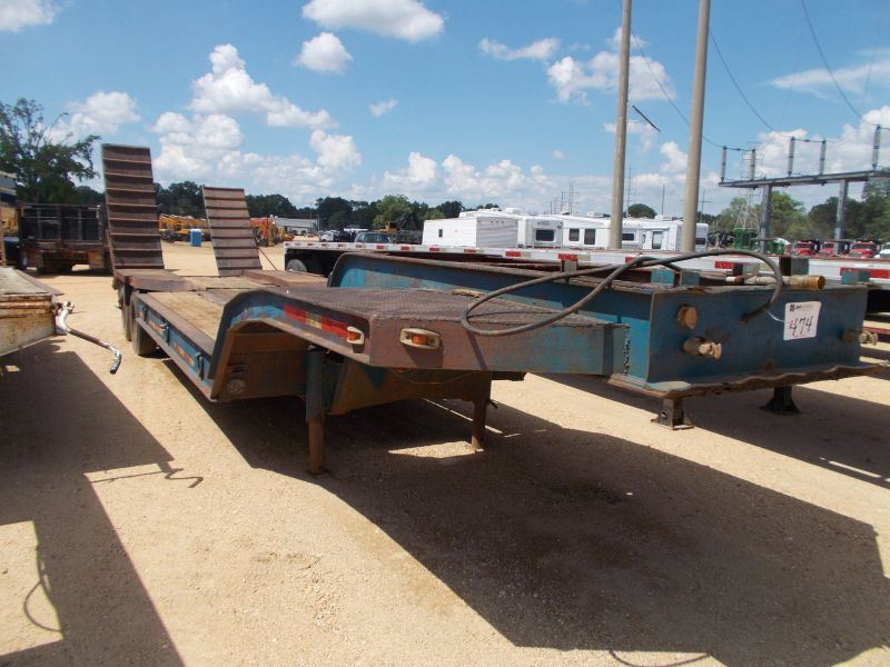 DORSEY 32' T/A STEP DECK TRAILER, S/N 54192, DOVETAIL, HYD RAMPS, 10R17
