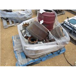 1 LOT TRUCK TRACTOR WHEEL HUBS