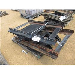 1 LOT (2) FIFTH WHEEL HITCHS