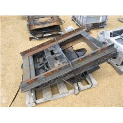 1 LOT (2) FIFTH WHEEL HITCHS