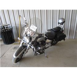 2007 YAMAHA V STAR CLASSIC MOTORCYCLE, S/N JYAVP11E97A099354, SADDLE BAGS, ENG GUARD, WINDSHIELD, OD