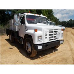 1988 INTERNATIONAL S1700 S/A FUEL & LUBE TRUCK, S/N 1HSLCZWN5JH585292, IHC DIESEL ENGINE, 5 SPD TRAN