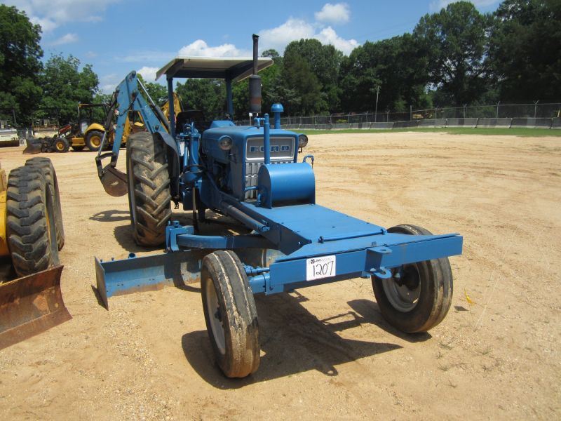 FORD 5000 MOTOR GRADER S N HA213320 10 MOLDBOARD 3 PTH PTO WOODS ford-5000-motor-grader-s-n-ha213320-10-moldboard-3-pth-pto-woods