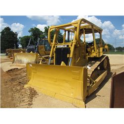 CAT D6H CRAWLER TRACTOR, S/N 4RC02312, STRAIGHT BLADE W/TILT, CANOPY, SWEEPS, METER READING 12,631 H