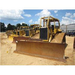 CAT D6M LGP CRAWLER TRACTOR, S/N 4JN01503, 6 WAY BLADE, CANOPY, SWEEPS, REAR SCREEN, METER READING 9