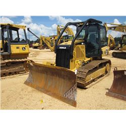 CAT D4K XL CRAWLER TRACTOR, S/N MMM00527, (10 YR) 6 WAY BLADE, ECAB W/AIR, SWEEPS, REAR SCREEN, METE