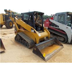 CAT 257 SKID STEER LOADER, S/N CMM01856, (04 YR) TRACK TYPE, GP BUCKET, CANOPY, METER READING 1,017 