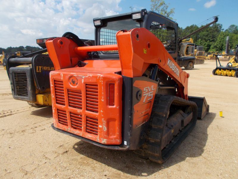KUBOTA SVL75 SKID STEER LOADER, S/N 10194, TRACK TYPE, GP BUCKET