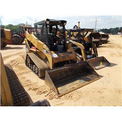 CAT 257B SKID STEER LOADER, S/N SLK00900, (04 YR) TRACK TYPE, GP BUCKET, CANOPY