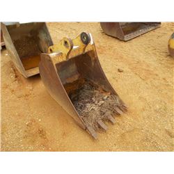 JOHN DEERE 24" BUCKET