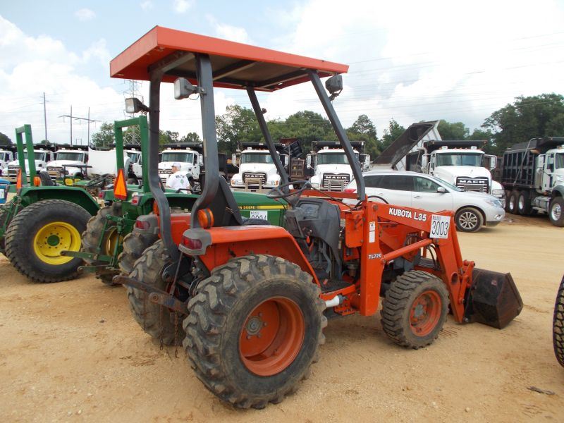 KUBOTA L35 MFWD FARM TRACTOR, S/N 60588, 3 PTH, PTO, KUBOTA TL 720 FRONT LOADER ATTACH W/BUCKET, CAN