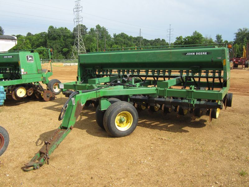 JOHN DEERE 750 15' GRAIN DRILL, S/N 18606 JOHN DEERE 750 15' GRAIN DRILL, S/N 18606