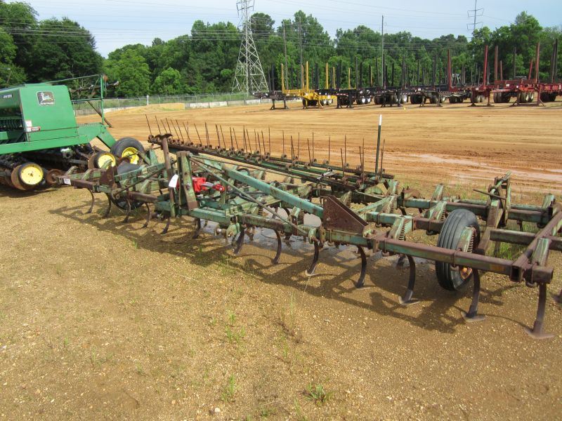 JOHN DEERE 1010 SPRING TOOTH 20' HARROW/CULTIVATOR