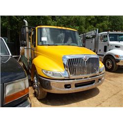 2003 INTERNATIONAL 4300 S/A SERVICE TRUCK, S/N 3HTMMAAM53N582737, INT DT466 DIESEL ENG, A/T, MAINTAI