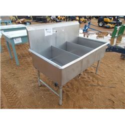 3 COMPARTMENT STAINLESS STEEL SINK