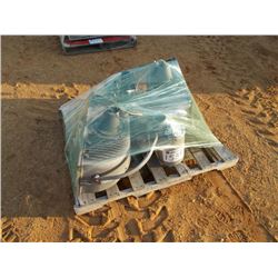 1 LOT (2) WIDE LITE SECURITY LIGHT FIXTURE