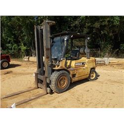 CAT GP40 FORKLIFT, S/N 1CM00800, 8,000# CAP, DUAL STAGE, LP GAS, CANOPY, METER READING 3,481 HOURS