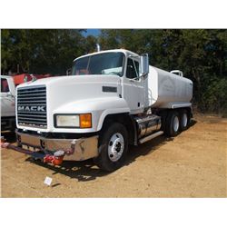 1999 MACK CH613 T/A WATER TRUCK, S/N 1M1AA14Y3XW103797, MACK 400HP DIESEL ENG, 10 SPD TRANS, WATER T