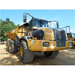 JOHN DEERE 400D ARTICULATED DUMP, S/N 201040 (04 YR) ECAB W/AIR, REAR CAMERA, 29.5R25 TIRES, METER R