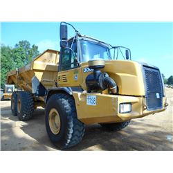 JOHN DEERE 300D ARTICULATED DUMP, S/N 200863 (04 YR) ECAB W/AIR, 23.5R25 TIRES, METER READING 8,645 