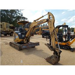KOMATSU PC35MR-1 MINI HYDRAULIC EXCAVATOR, S/N 9141 (07 YR) 5' 6" STICK, 18" BUCKET, THUMB, KNOCK DO