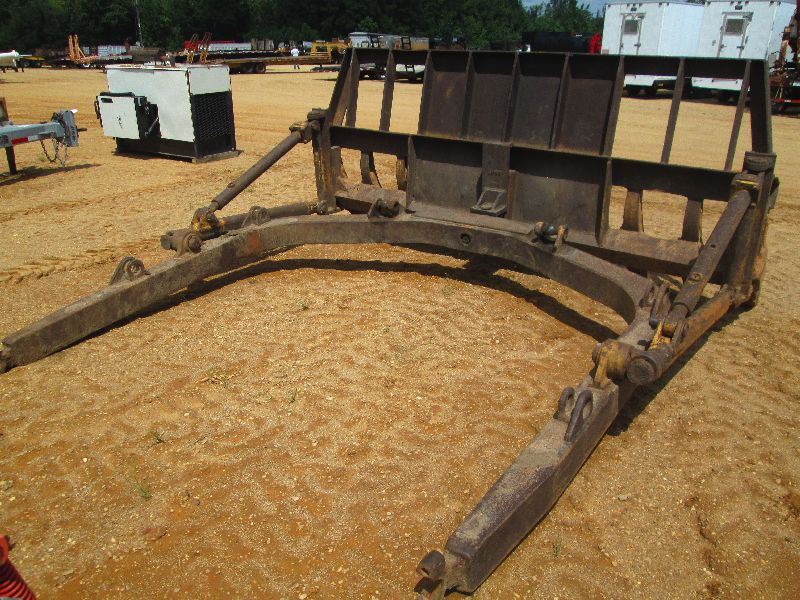 Frame Rake 10 SHANK C FRAME RAKE, FITS CAT D6C - J.M. Wood Auction Company, Inc.