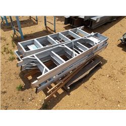 1 LOT 6' STEP LADDER